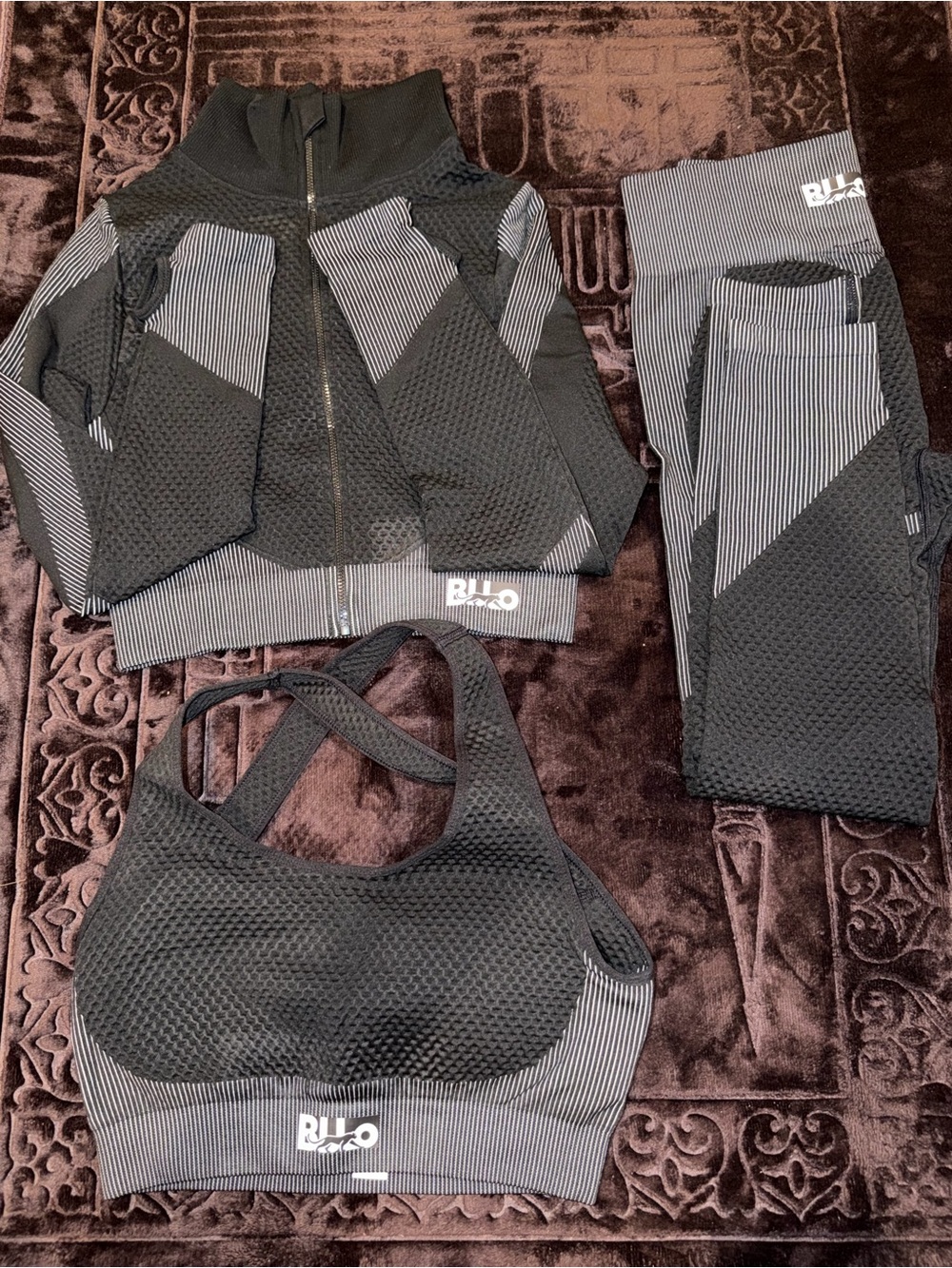 BILO Women’s 3-Piece Seamless Activewear Set – Sports Bra, Zip-Up Jacket & High-